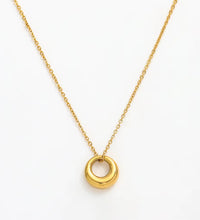 Joolim Jewelry 18K Gold Plated Chunky Circle Gradient Pendant Necklace Stainless Steel Jewelry Wholesale Tarnish Free