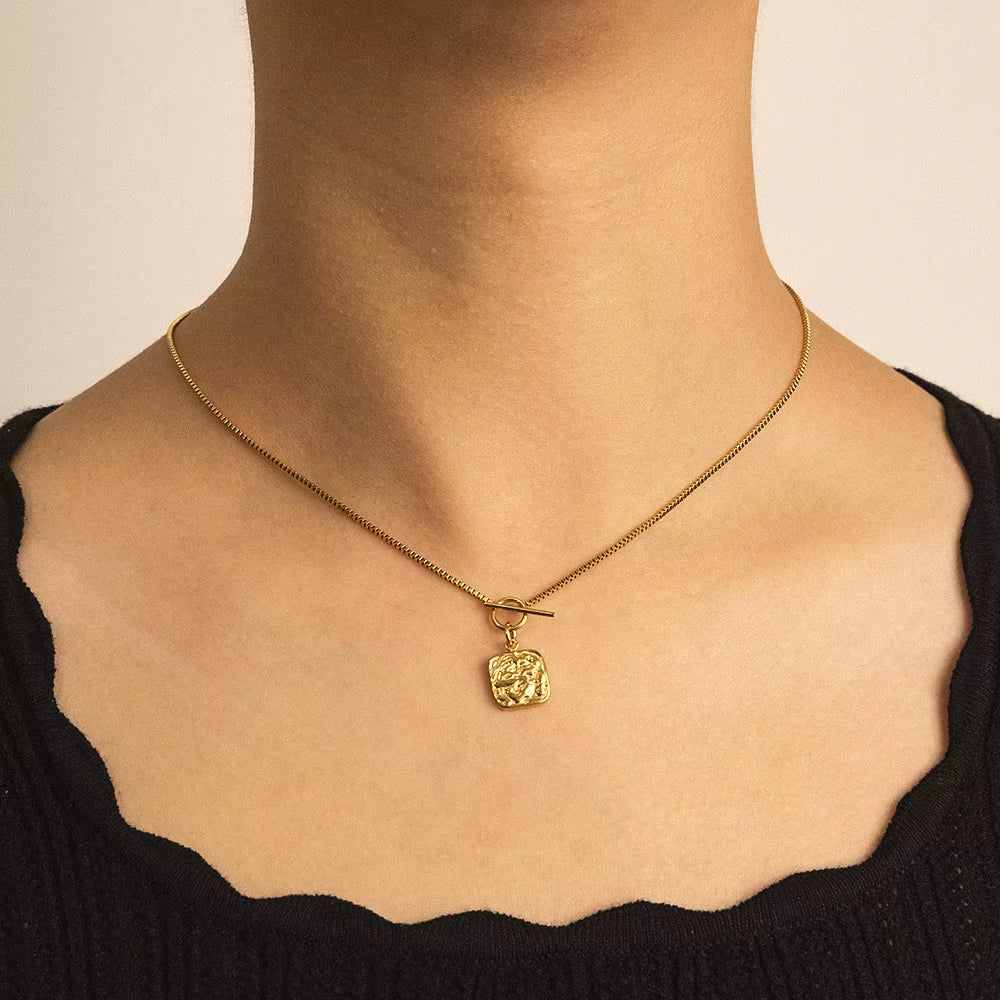 High End 18K Gold Plated Texture Toggle Square Pendant Necklace Stainless Steel PVD Plated Jewelry Trendy Jewelry Women Gift