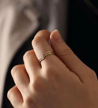 High End 18K Plain Gold Individuality Arrow Rings Stainless Steel Trendy Simple Gold Plated Jewelry