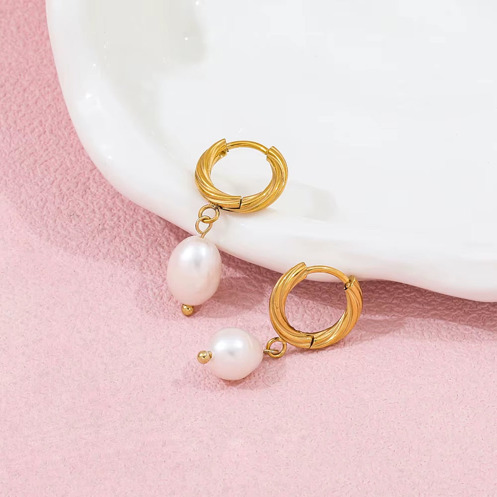 Trendy Earring 18K Gold Plated Imitation Pearl Dangle Twist Huggie Hoop Earring Stainless Steel Jewelry Wholesale