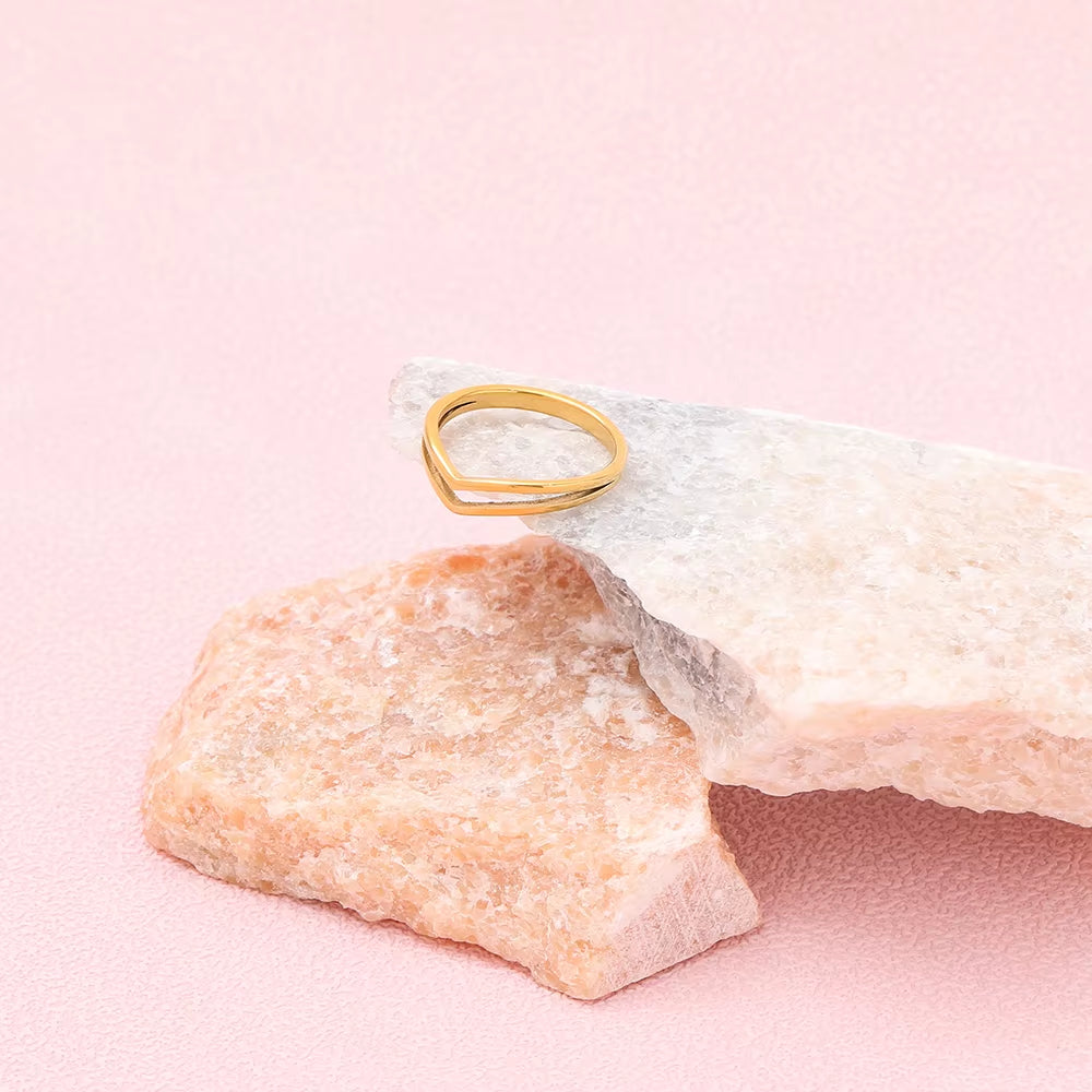 High End 18K Plain Gold Individuality Arrow Rings Stainless Steel Trendy Simple Gold Plated Jewelry