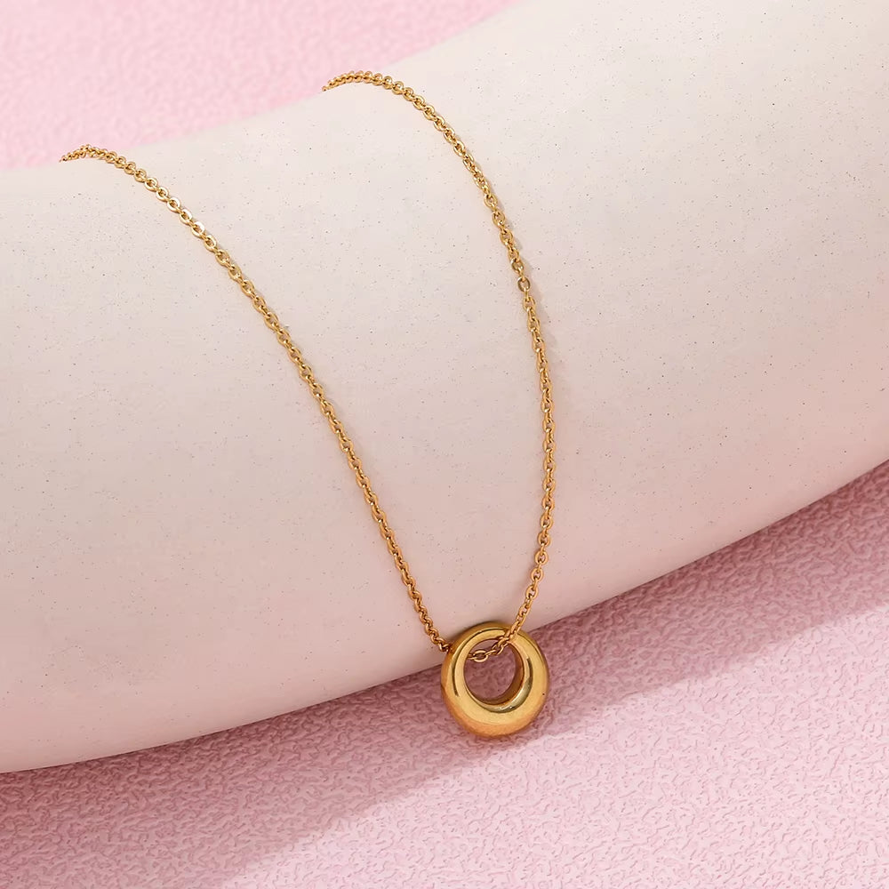 Joolim Jewelry 18K Gold Plated Chunky Circle Gradient Pendant Necklace Stainless Steel Jewelry Wholesale Tarnish Free