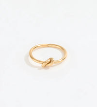 Ins Hot High End 18K Gold Plated Simple Knot Rings Stainless Steel Rings for Women Tarnish Free Jewelry