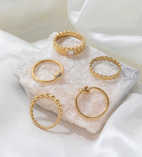 Ins Hot High End 18K Gold Plated Simple Knot Rings Stainless Steel Rings for Women Tarnish Free Jewelry