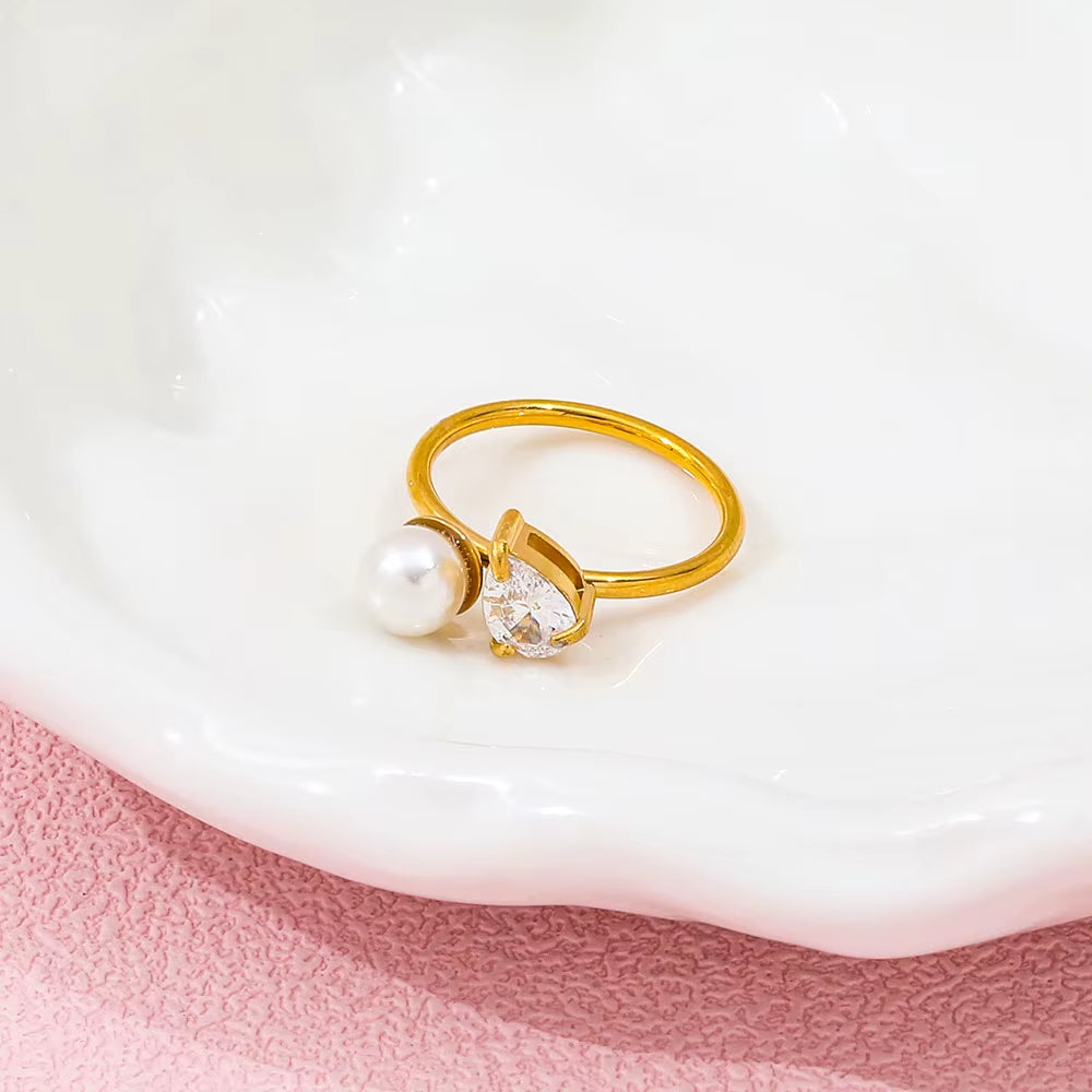 Trendy Fashion Ring with Water Drop Zircon Imitation Pearl 18K Gold Plated High End Stainless Steel for Gift