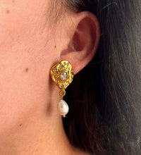 Trendy Earring 18K Gold Plated Zirconia Pave Fresh Water Pearl Pendant Stud Earring Stainless Steel Earrings Wholesale