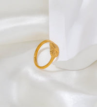 2020 High End Gold Finish Sunburst Band Finger Rings for Women Trendy Earring Wholesale Shiny Stainless Steel Ring