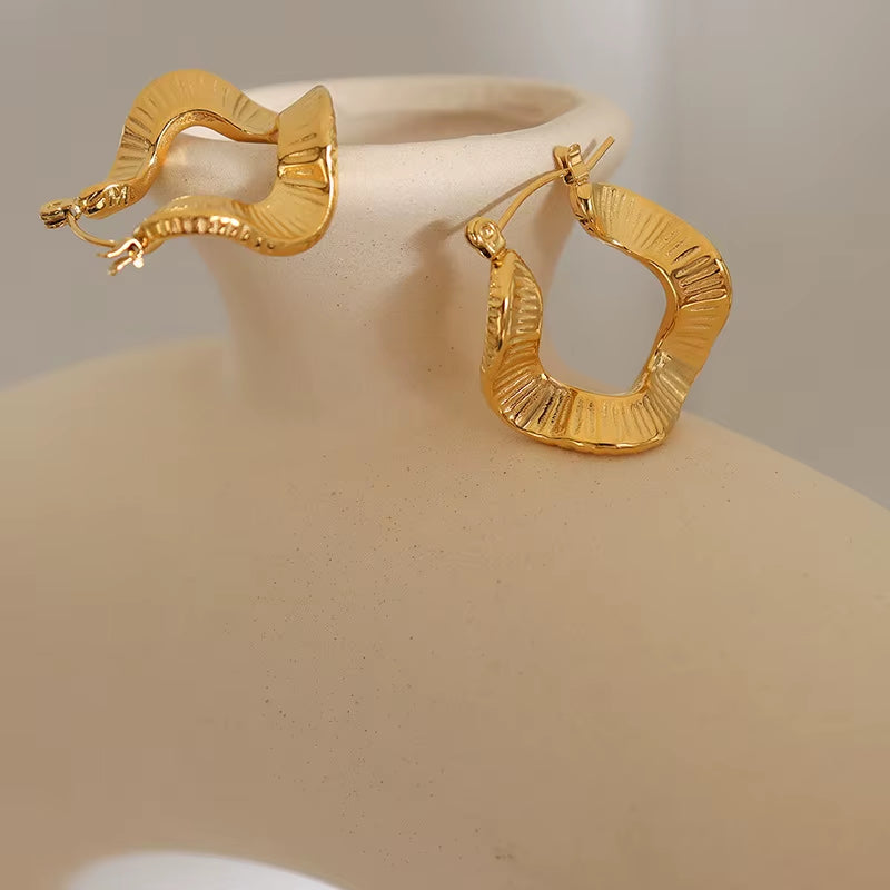 2022 Jewelry Trendy Earring 18K Gold Plated Irregular Waved Texure Hoop Earrings Stainless Steel Jewelry for Women