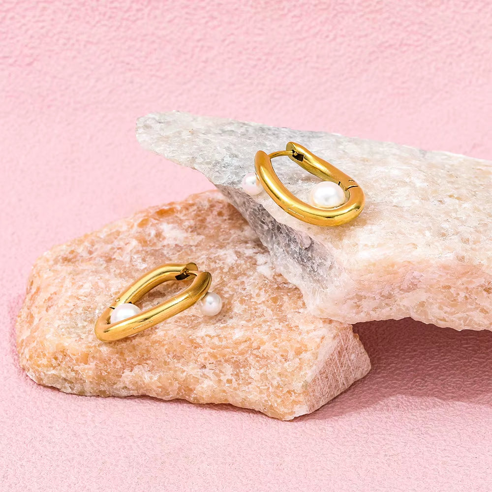 Joolim 18K Gold Plated Wholesale Waterproof Fashion Elegant Irregular U-Shaped Pearl Huggie Earring Stainless Steel Jewelry