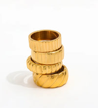 High End 18K PVD Gold Plated Stylish Gear Band Rings for Women Stainless Steel Jewelry Tarnish Free Jewelry