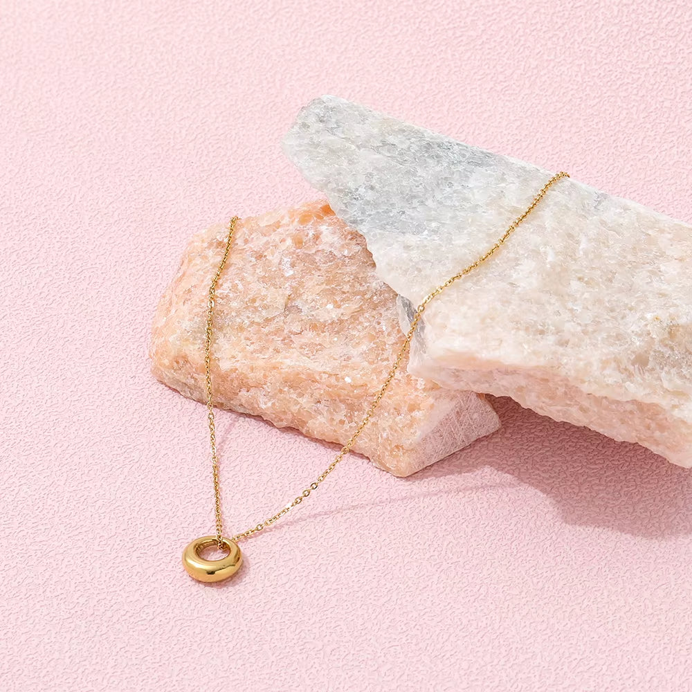 Joolim Jewelry 18K Gold Plated Chunky Circle Gradient Pendant Necklace Stainless Steel Jewelry Wholesale Tarnish Free