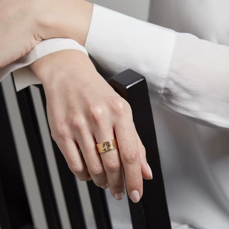 High End 18K PVD Gold Plated Star Burst Shining Band Rings Stainless Steel Women Rings Tarnish Free Jewelry