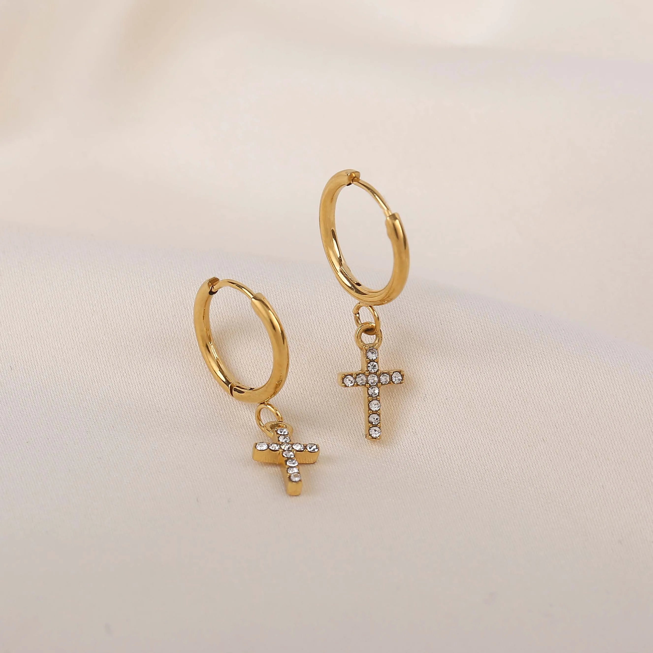 18K Pvd Dainty Elegant CNC Cubic Zirconia Pave Heart Waterdrop Starburst Cross Stainless Steel Hoop Earring Fine Jewelry