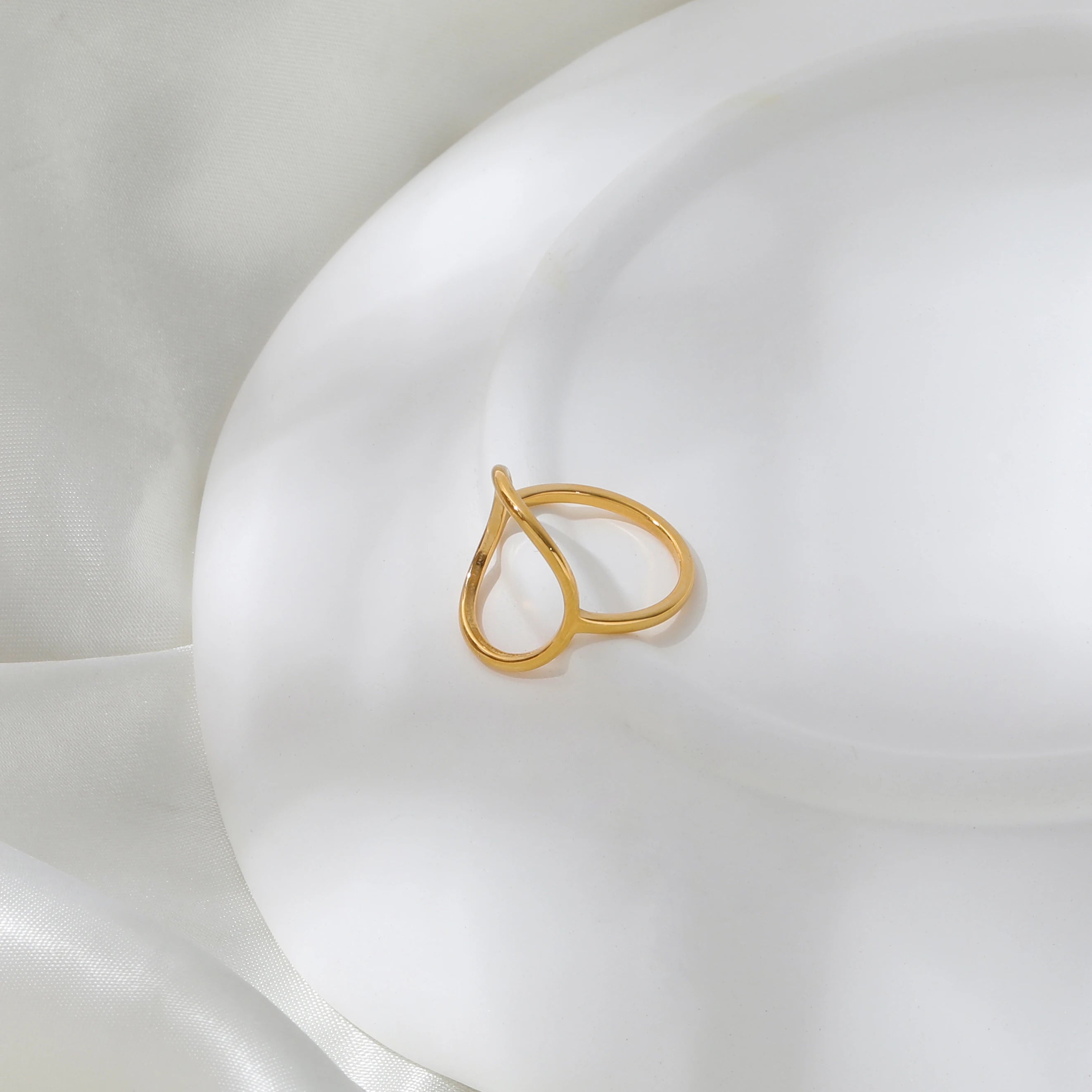 High End 18K Plain Gold Simple Large Circle Rings Stainless Steel Trendy Simple Gold Plated Jewelry