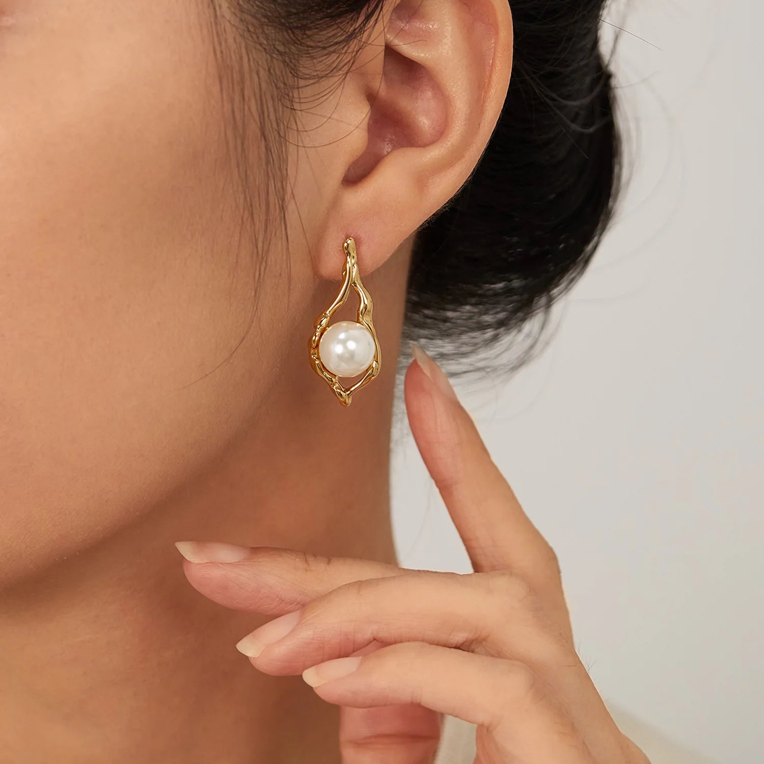  18K Gold Plated Anti-Tarnish Stainless Steel Geometric Pearl Stud Earrings for Women