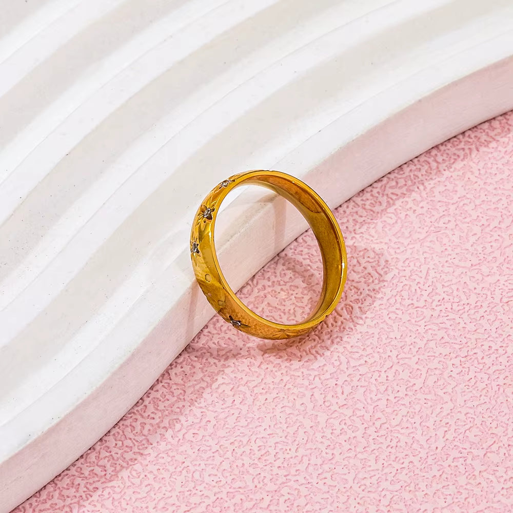 High End 18K Plain Gold Star Zircon Surround Band Ring Stainless Steel Trendy Simple Gold Plated Jewelry Gift