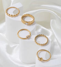 Ins Hot High End 18K Gold Plated Simple Knot Rings Stainless Steel Rings for Women Tarnish Free Jewelry
