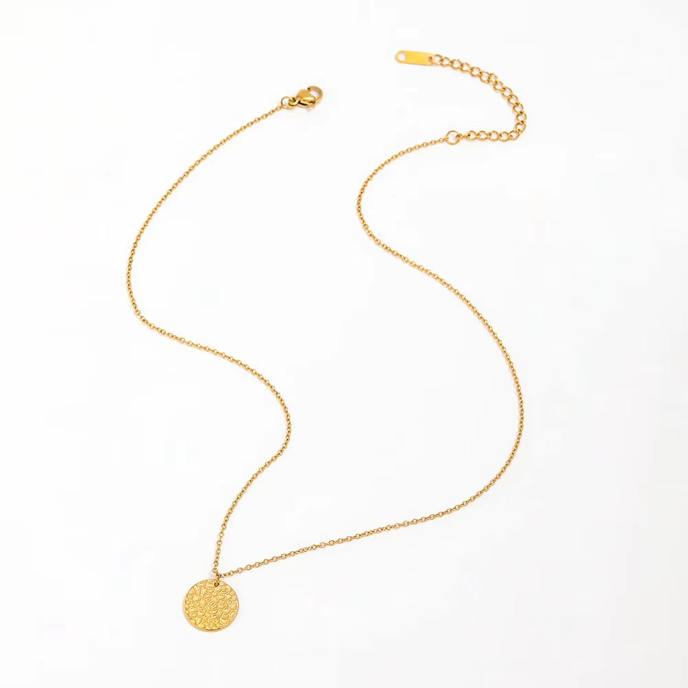 Joolim Hot Sale 18K PVD Gold Plated Waterproof Tarnish Free Hammered round Circle Coib Pendant Stainless Steel Necklace