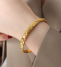 High End Gold Plated Stainless Steel Moon Star Relief Zirconia Cuff Bracelet for Women Wholesale Jewelry