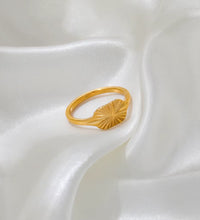 2020 High End Gold Finish Sunburst Band Finger Rings for Women Trendy Earring Wholesale Shiny Stainless Steel Ring