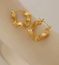 2022 Jewelry Trendy Earring 18K Gold Plated Irregular Waved Texure Hoop Earrings Stainless Steel Jewelry for Women