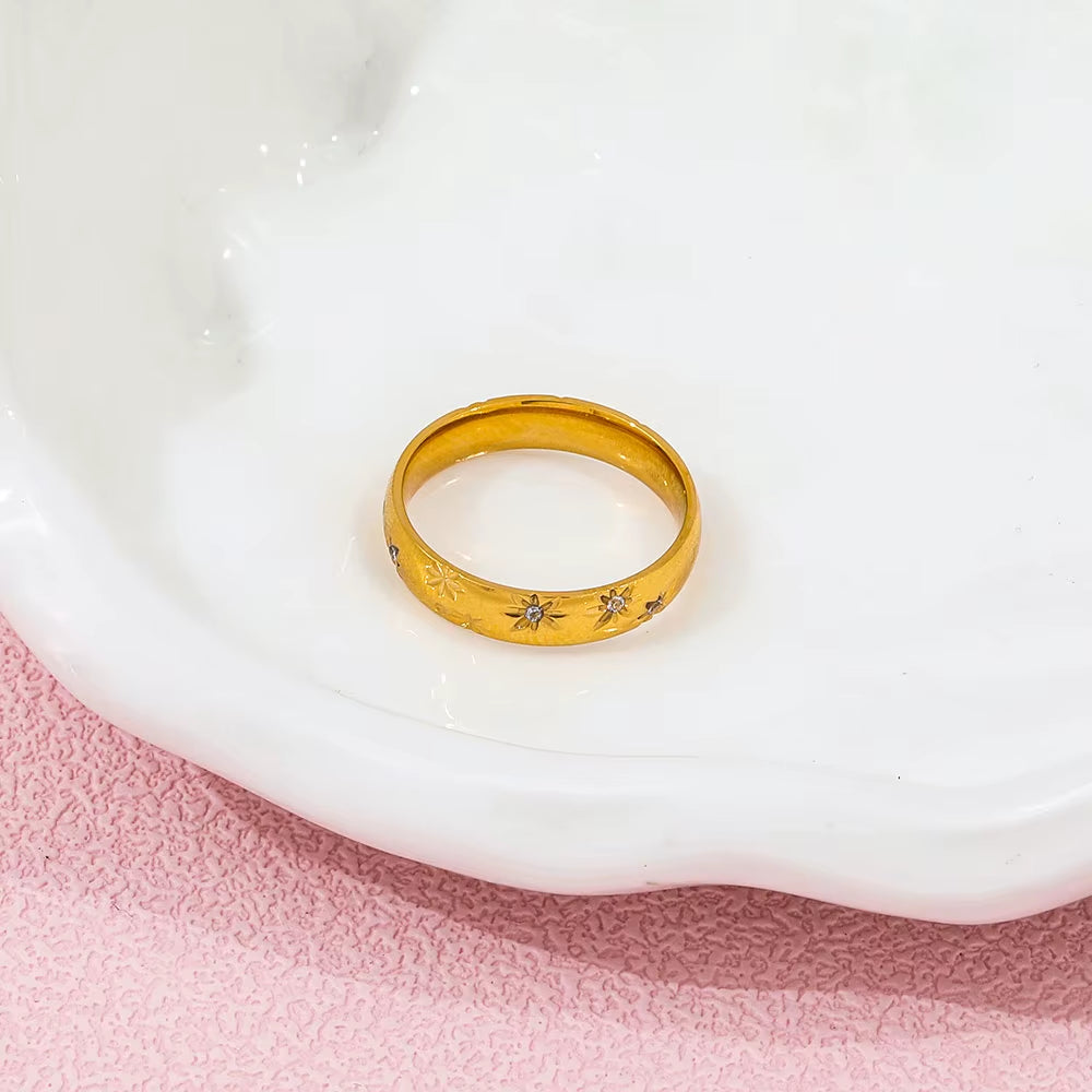 High End 18K Plain Gold Star Zircon Surround Band Ring Stainless Steel Trendy Simple Gold Plated Jewelry Gift