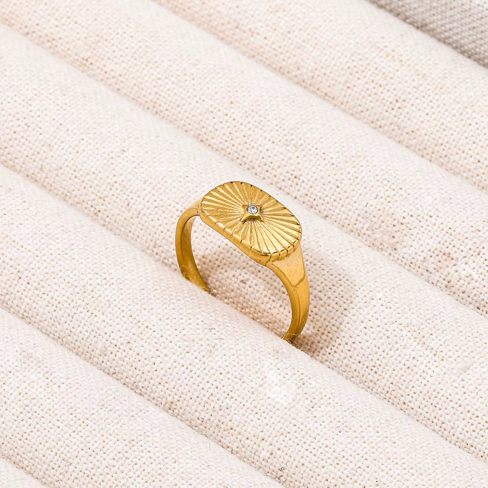 High End Tarnish Free PVD Gold Plated Sunburst Rings Stainless Steel Jewelry