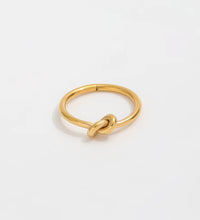 Ins Hot High End 18K Gold Plated Simple Knot Rings Stainless Steel Rings for Women Tarnish Free Jewelry