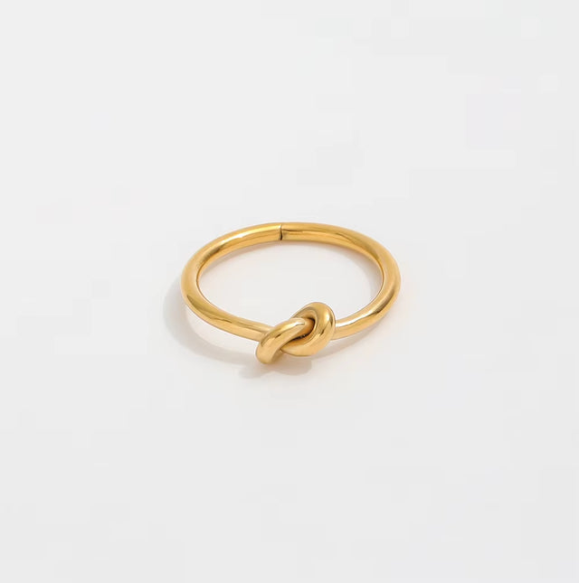 Ins Hot High End 18K Gold Plated Simple Knot Rings Stainless Steel Rings for Women Tarnish Free Jewelry