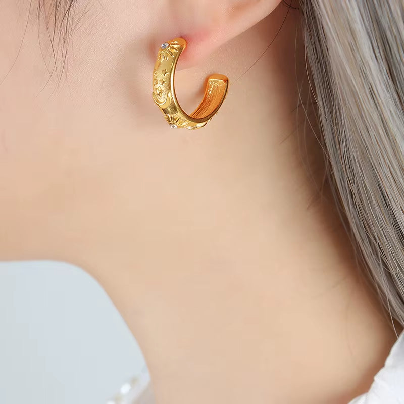Trendy Earring 18K Gold Plated Dainty Moon Star Relief Zirconia Band C Hoop Earrings Stainless Steel Earrings Wholesale