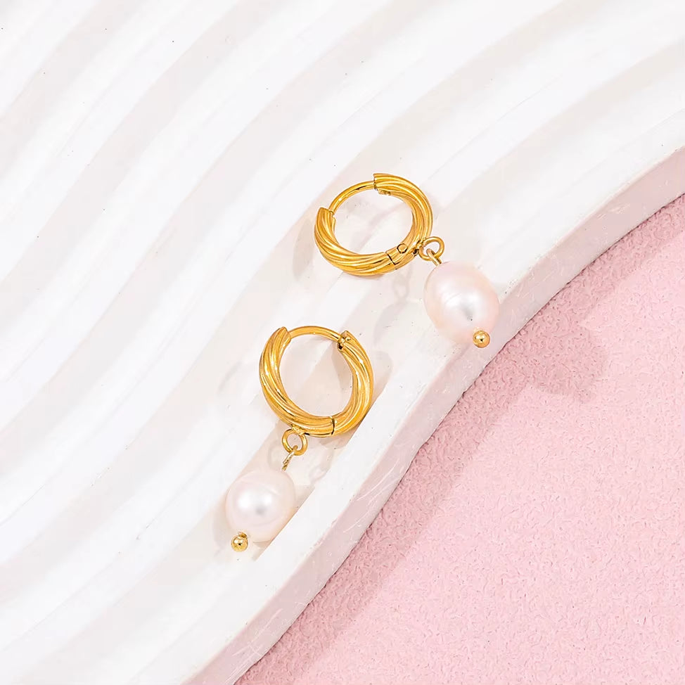 Trendy Earring 18K Gold Plated Imitation Pearl Dangle Twist Huggie Hoop Earring Stainless Steel Jewelry Wholesale